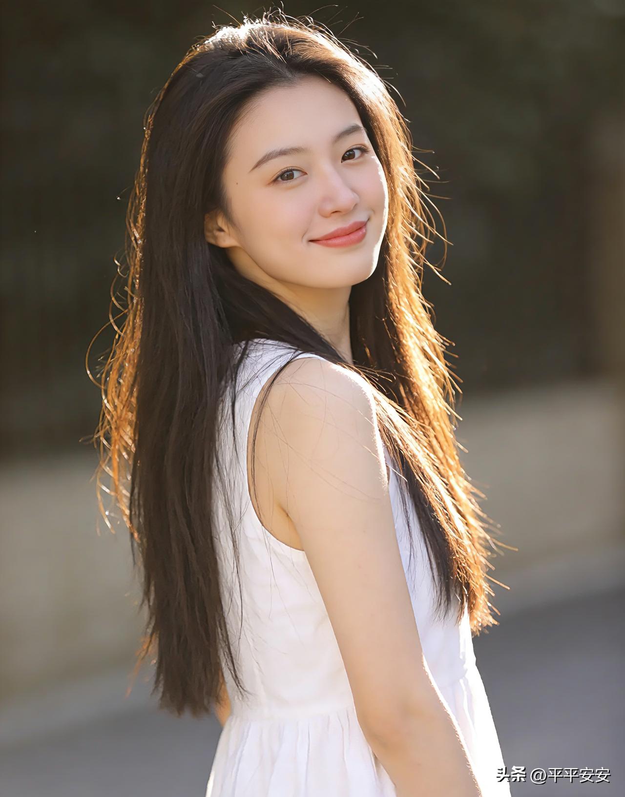 衣服的价值，从来不是标价牌决定的，而是穿它的人赋予的。干净、得体、舒服，比任何品