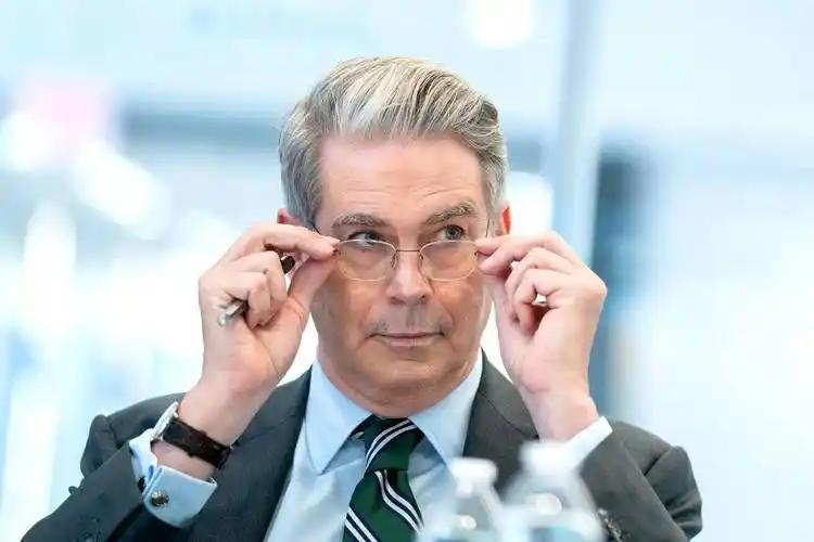 别被美国的“软话”骗了！它从来没放弃打压中国，只是在等时机！
 
别信美国政客嘴