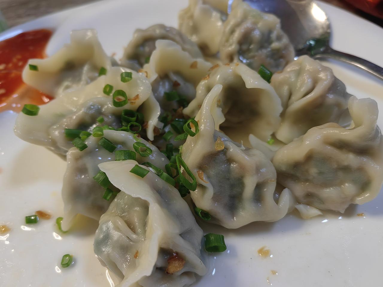 意外漳州吃到饺子，是店家拿手的，馅不错，皮比北方的薄。历次衣冠南渡的余韵，在福建