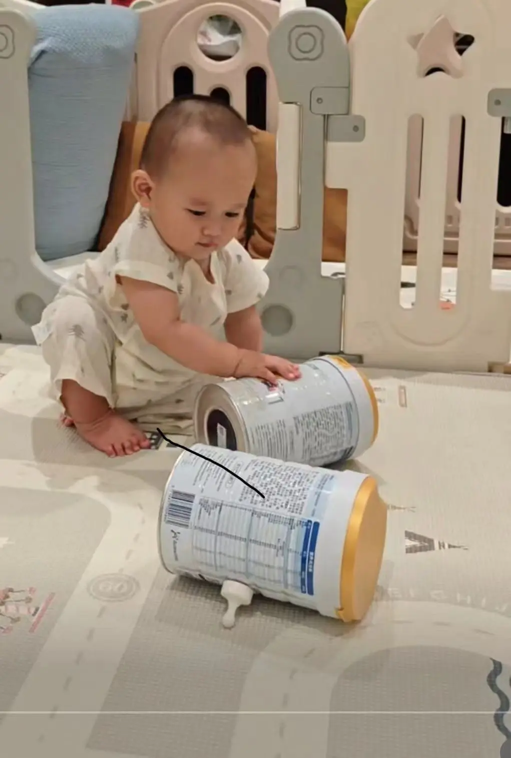 我的老妈和我的孙子跨越一个世纪😁😁。一个世纪的跨度，就这样落在了我...