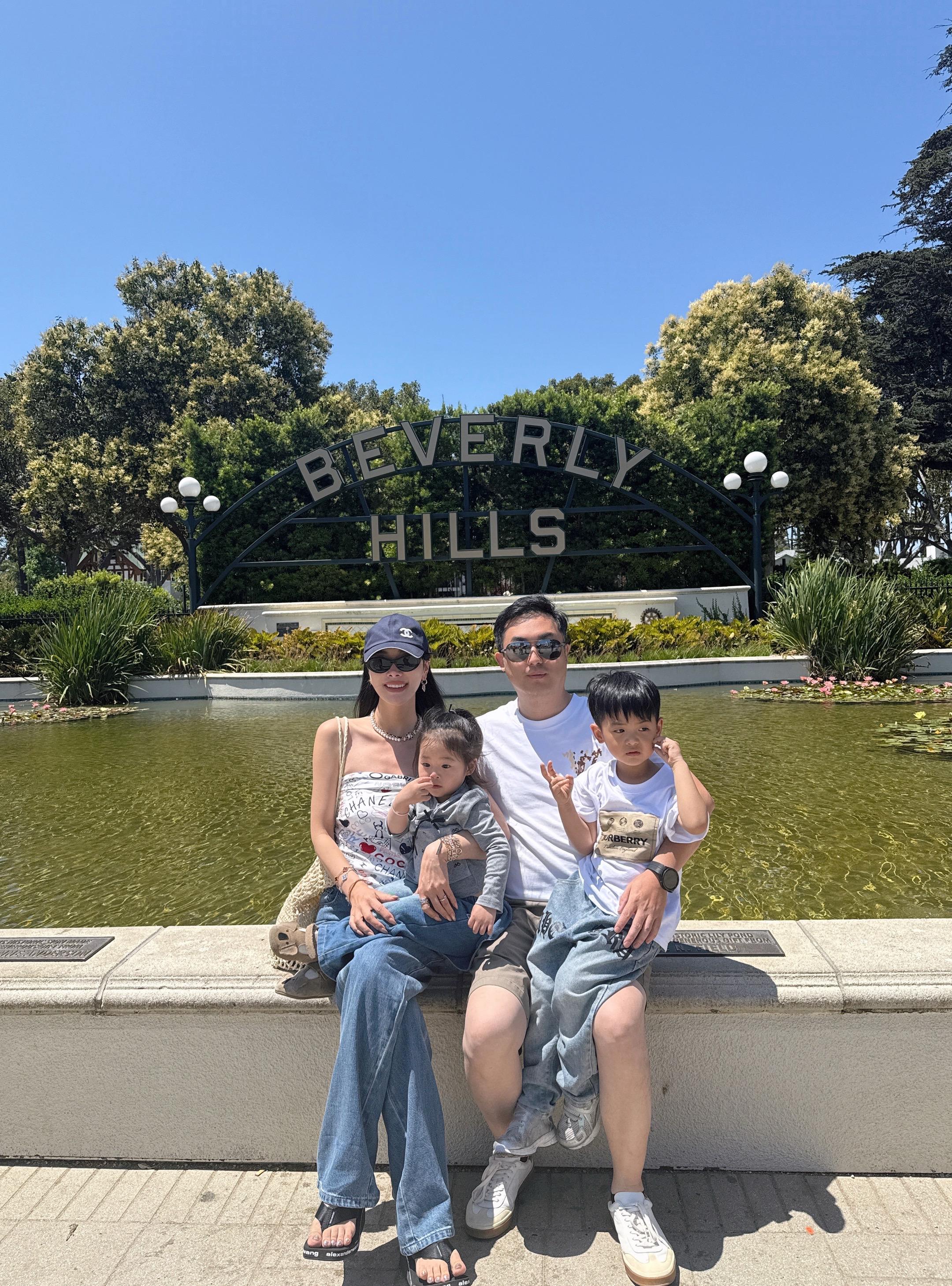 如果幸福有模样 大概就是此刻这样 有从不扫兴的爸爸和快乐且爱拍照的妈妈...