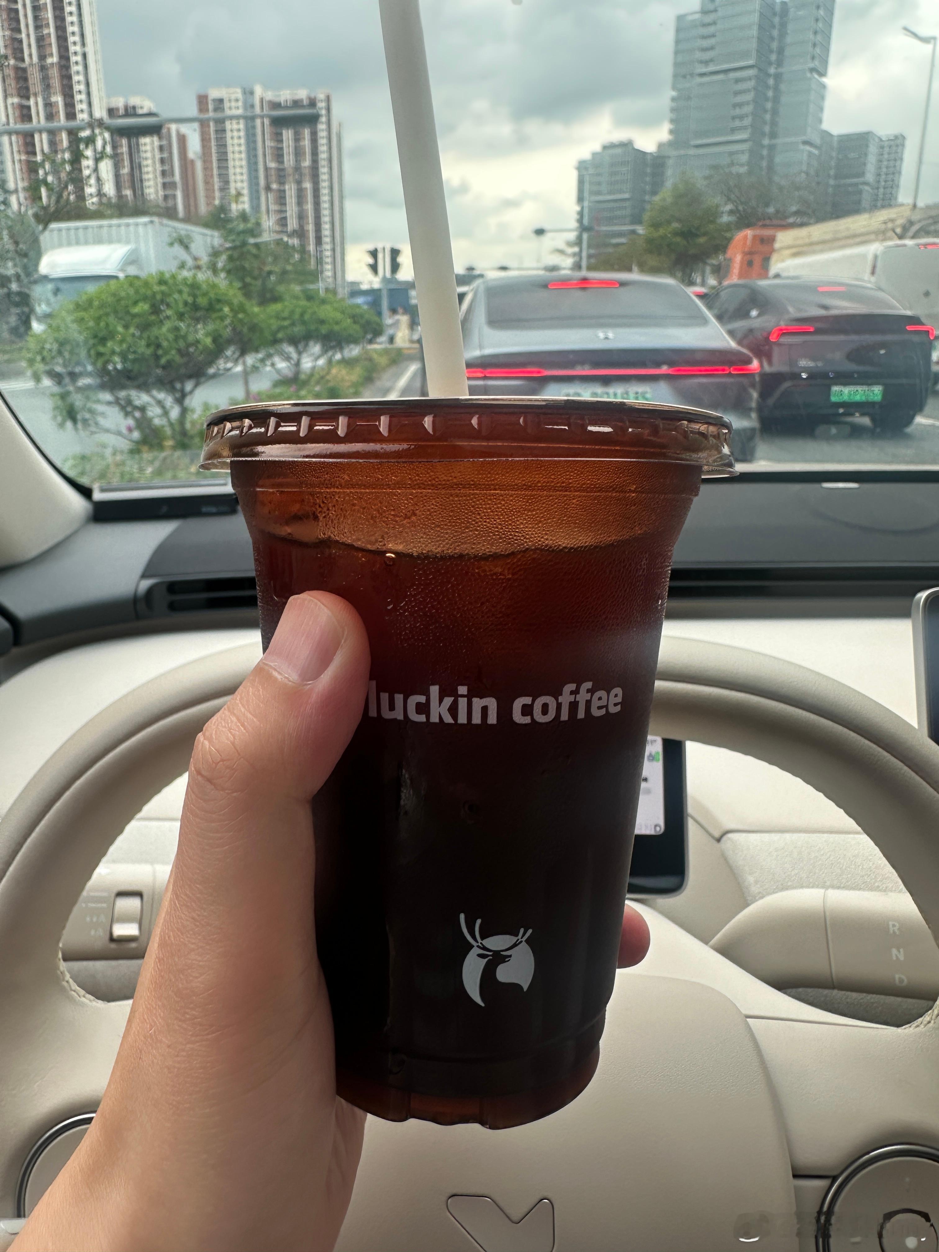 瑞幸金烘美式👍好喝不贵买咖啡就买瑞幸瑞幸咖啡 深圳