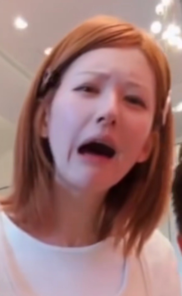 苹果汁主理人来咯，一分钱都没进兜里的喔。 