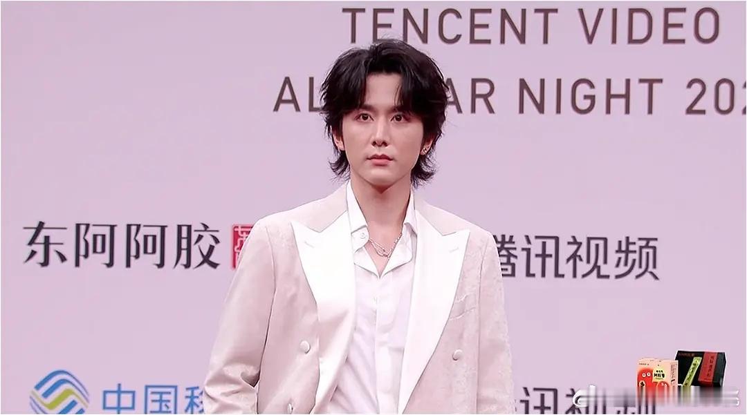 什么时候换发型 