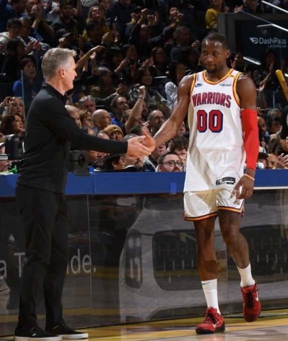 科尔表示：“库明加只参与了几项简单训练，他自己最清楚身体感受，我们没有进行队内对