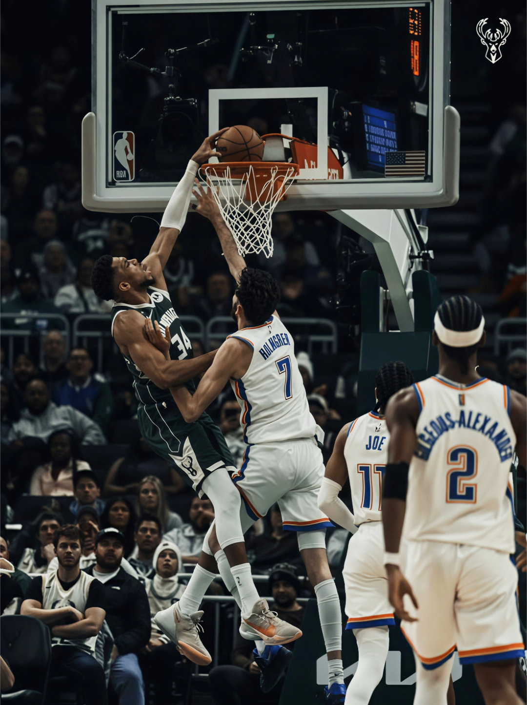 中国飞船预售票一张300万据NBC记者Kurt Helin报道，字母哥与雄鹿在休