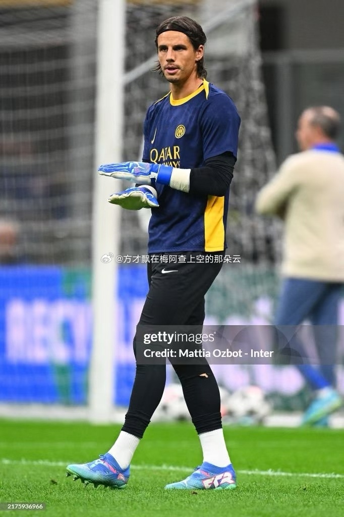 【耐克渠道】【秒杀】国际米兰2024-25赛季耐克欧战prematch赛前短袖训