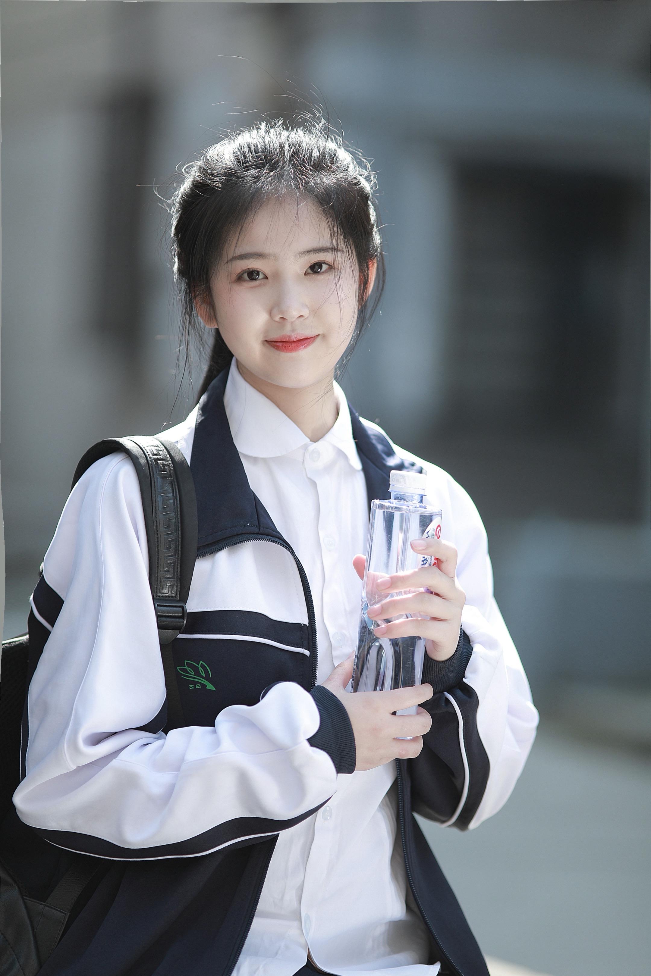 时间怎么会等人，等你的人一直是我。