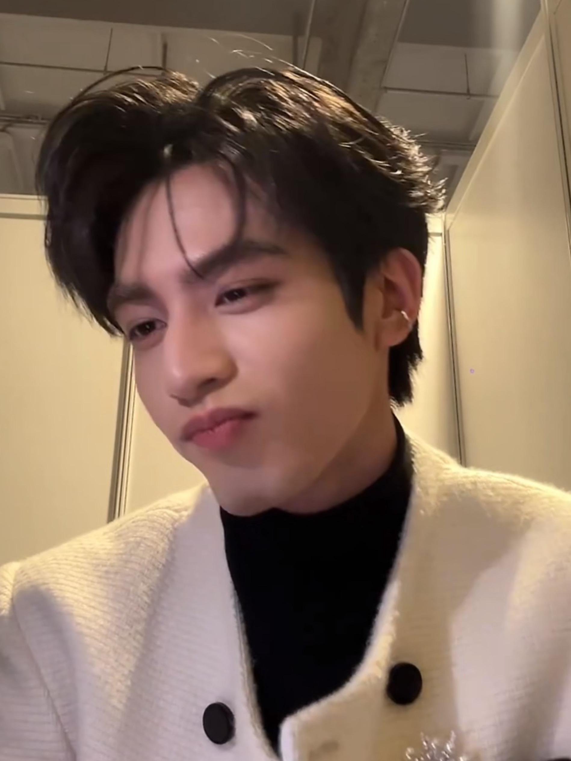 这个龙今天真是玩昏头了🤭。