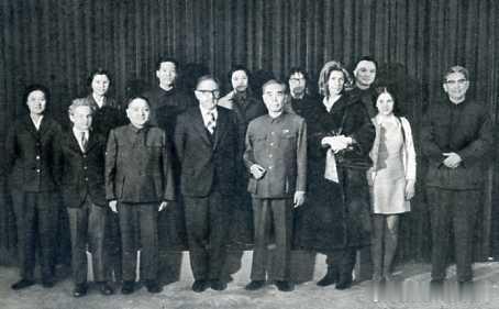 1974年11月25日，周恩来在医院会见美国国务卿兼总统国家安全事务助理亨利•基