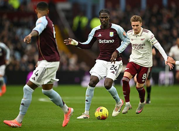 阿斯顿维拉vs阿森纳 英超裁判是不是水平极差，暂且不讨论。但可以肯定的是，他们的