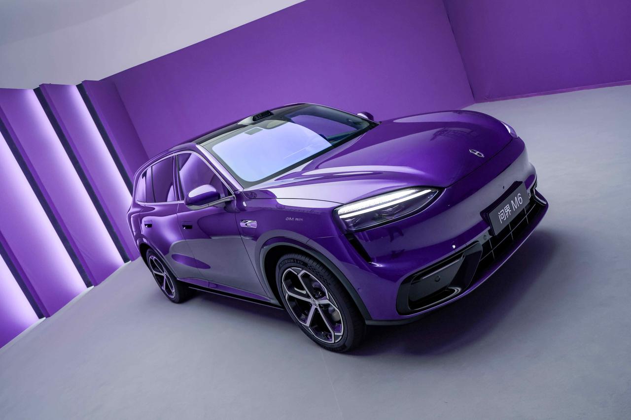 问界M6：25万级新锐智慧，年轻人的第一辆卡宴
作为鸿蒙智行面向25-30万级年