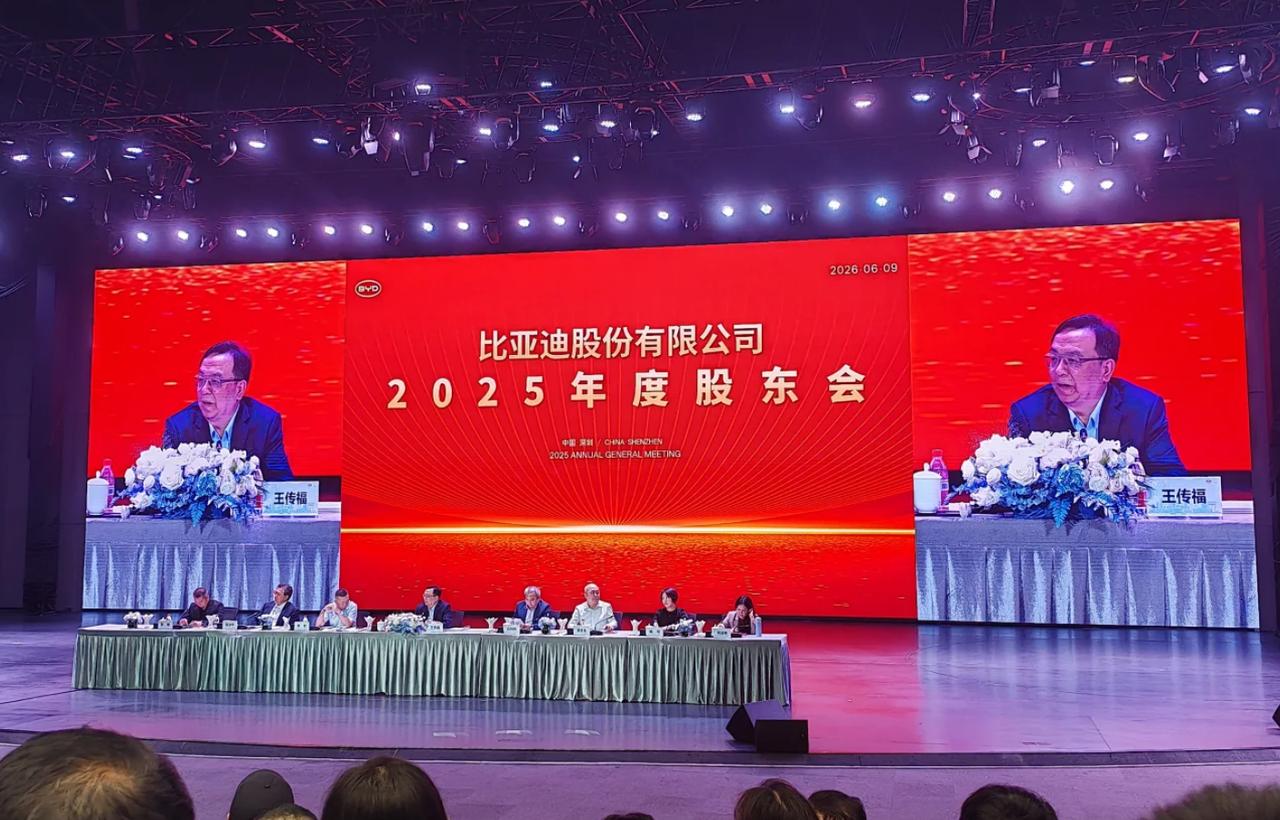王传福和任正非，骨子里是同一类人
王传福和任正非做的事不一样，
但你仔细想想，他