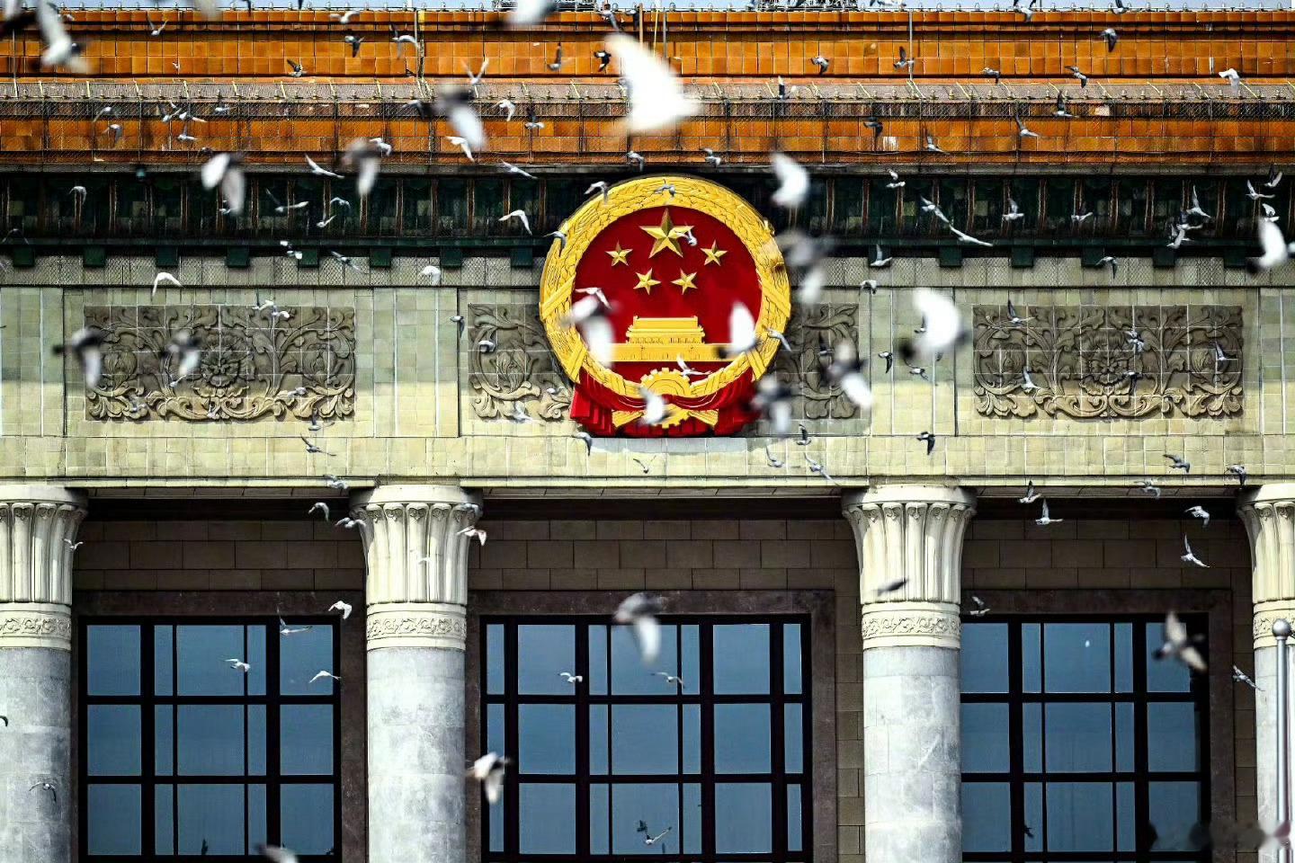 新华社 必出神图的决心当然是自家人拍自家人那镜头里的情感是最有爱的，我最喜欢的是
