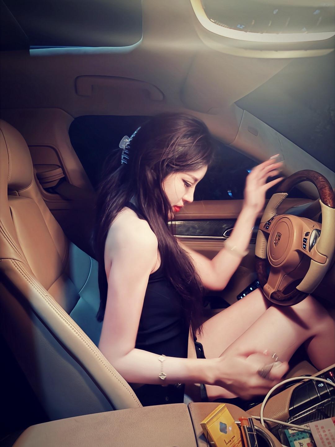 你不用和我说她的不好 她在我眼里就从来没错过
