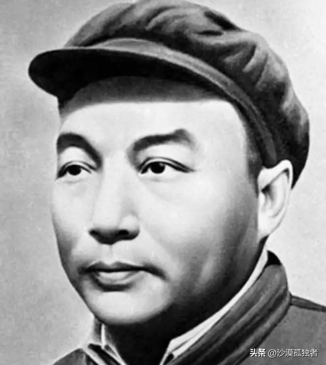 1948 年，一位国军排长率领部下投诚。当他抵达登记处时，负责登记的文书惊愕不已