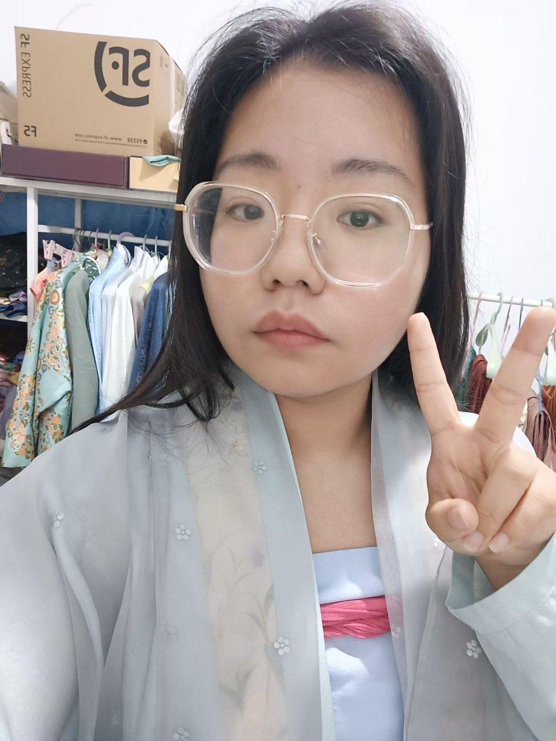 自从不上班以后，俺面相都变了，在试大暑去南京的ootd，当天如果是这样一个状态，