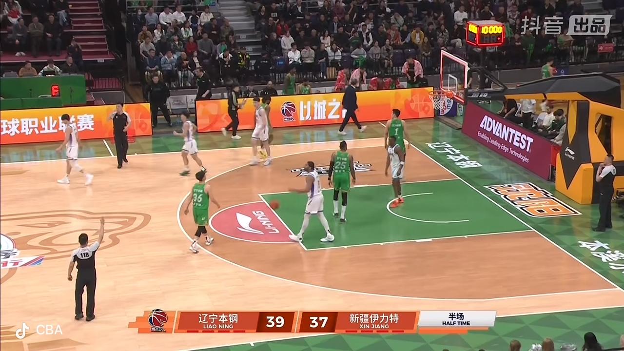 辽宁本钢男篮上半场比赛领先

        在刚刚结束的辽宁本钢男篮主场迎战新