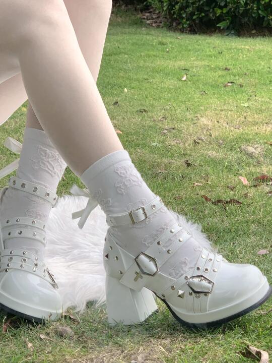 拜托 白色真的巨百搭🎀