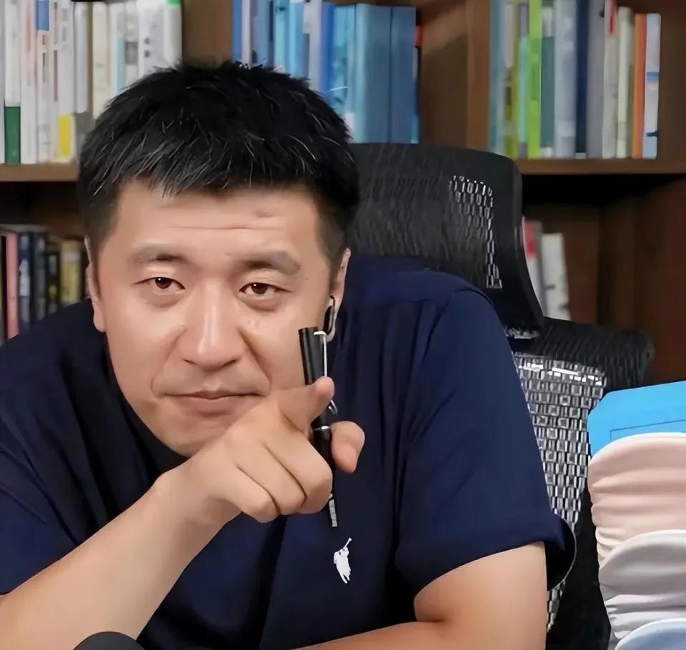 你对张雪峰有哪些印象为寒门学子指路的人，有大爱之人，敢于碰硬钉子的人。才四十一岁