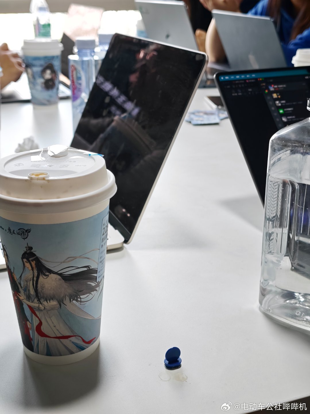 又到了每年一度的电动车公社内部总结会议时间昨天从中午开到晚上，今天从早上可能要开