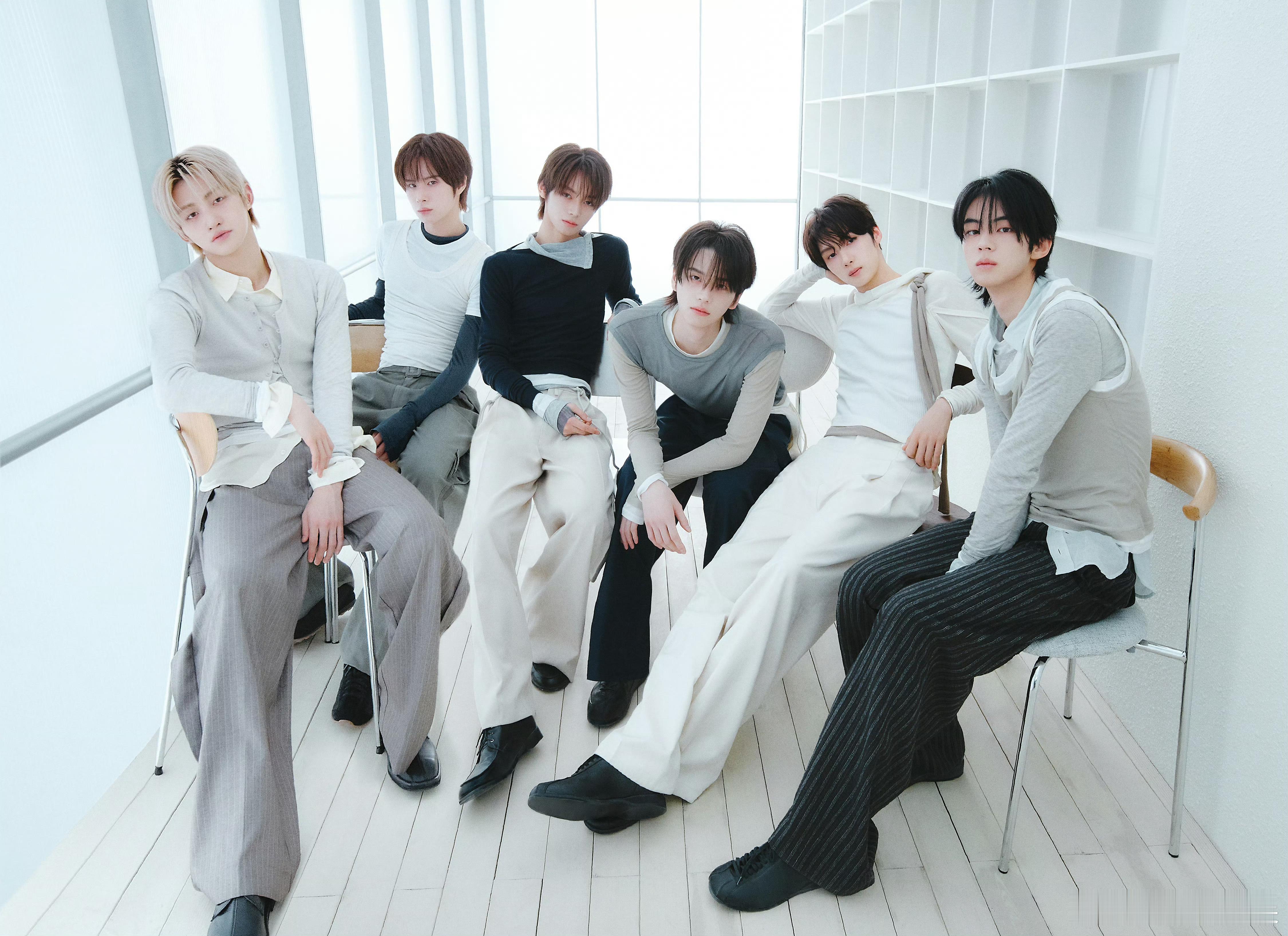 TWS迷你5概念照TWS团体照 迷你5辑《NO TRAGEDY》概念照公开。TW