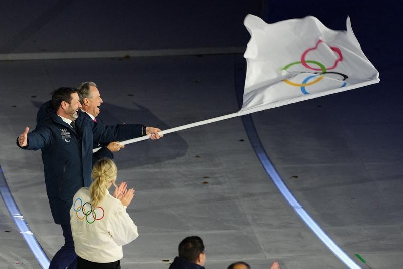 2030年冬奥会刚进入“法国时间”，法国自己先乱了。

2月22号，米兰冬奥会闭