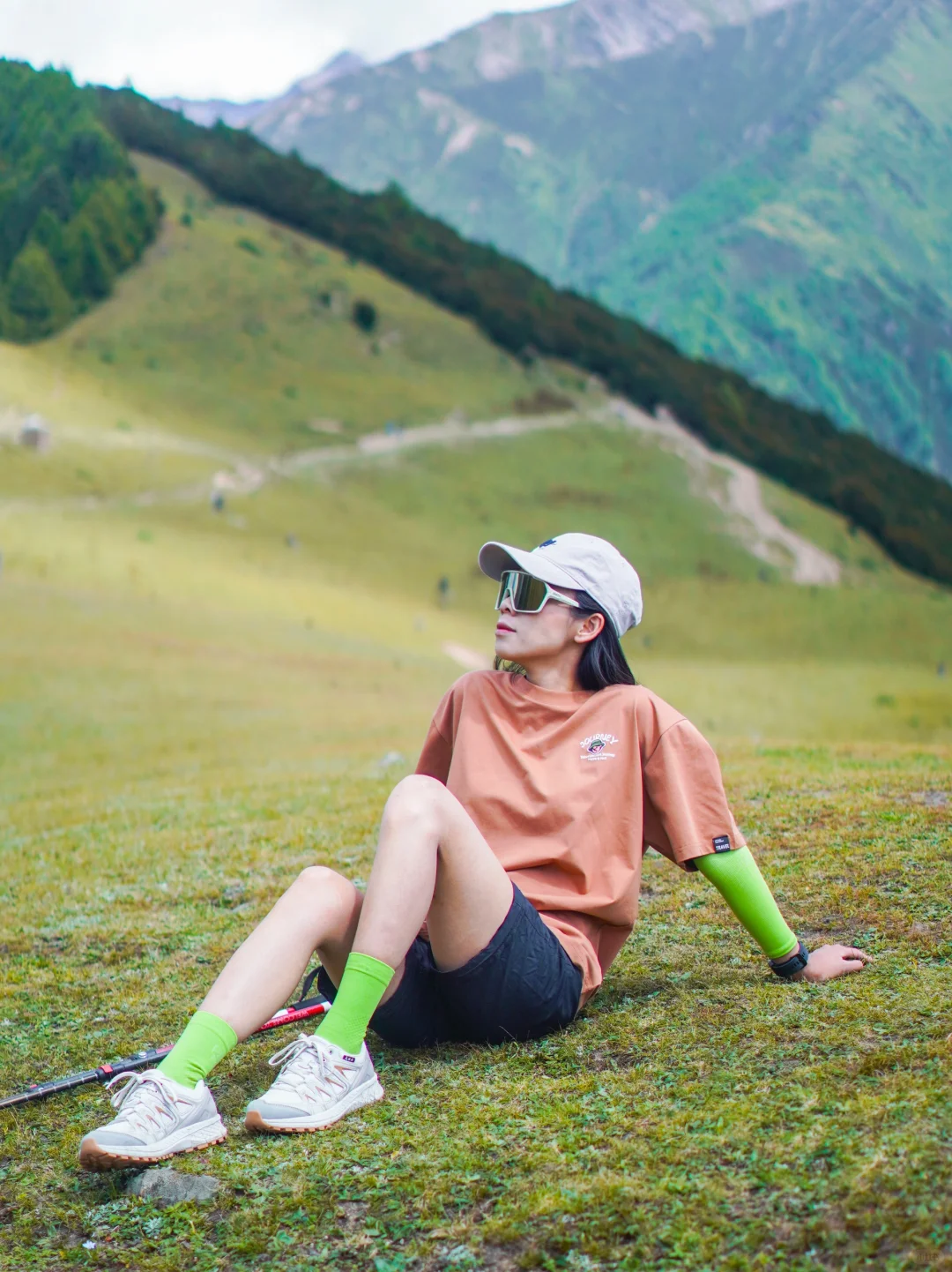 山海之间，脚步写诗