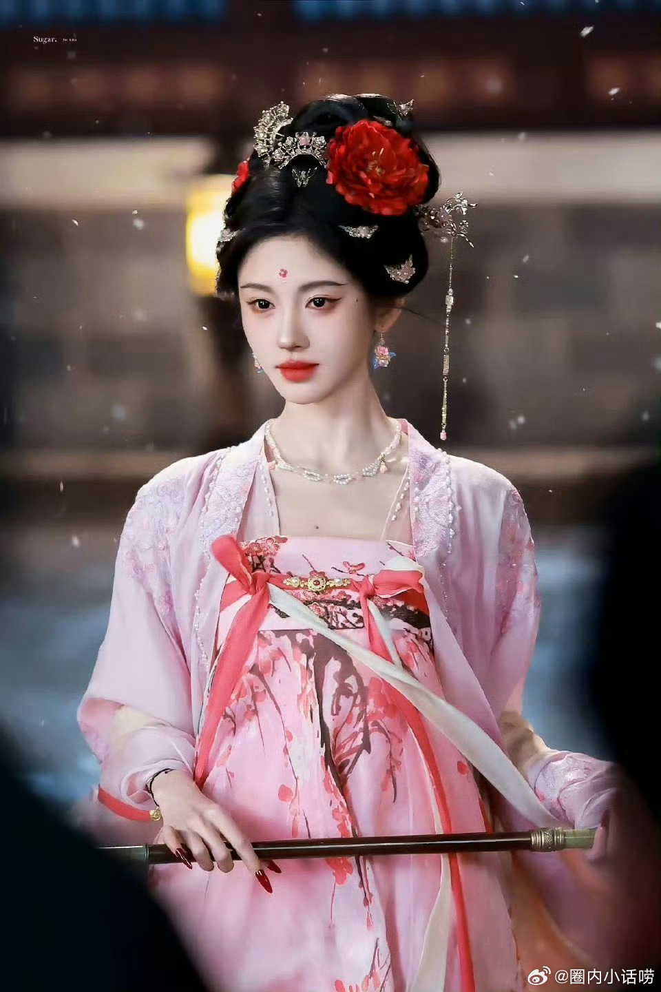 鞠婧祎和陈都灵我都喜欢要是两家粉丝交流起来我该怎么办啊。。。 