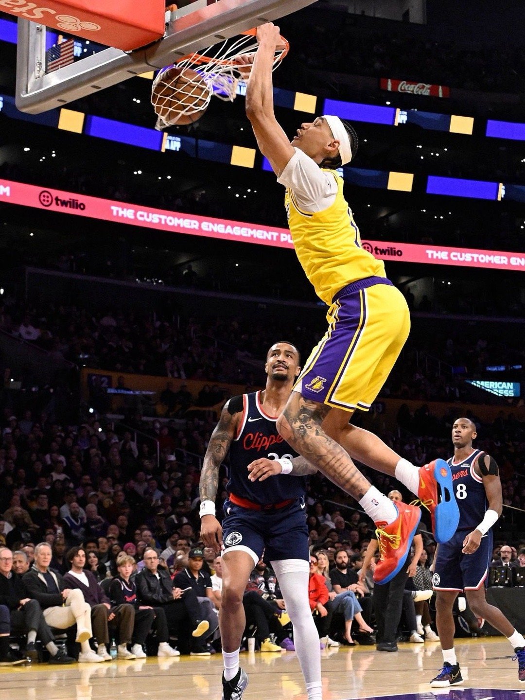 Lob City? 本赛季空中接力扣篮最多的球队：1. 湖人 157次2. 马刺