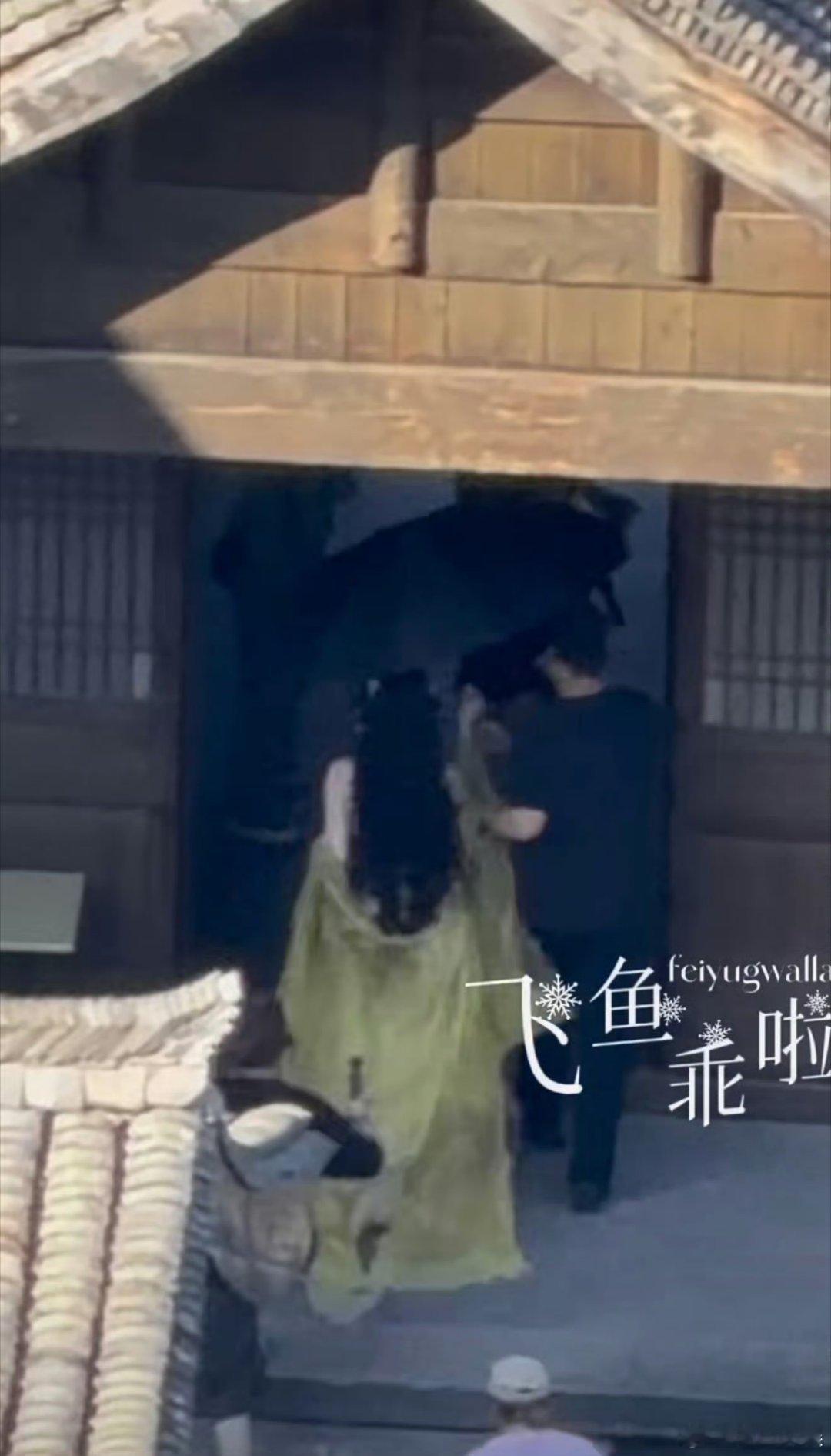 虞书欣大露背造型路透虞书欣念相思大露背虞书欣大露背造型路透，香香的，美背 