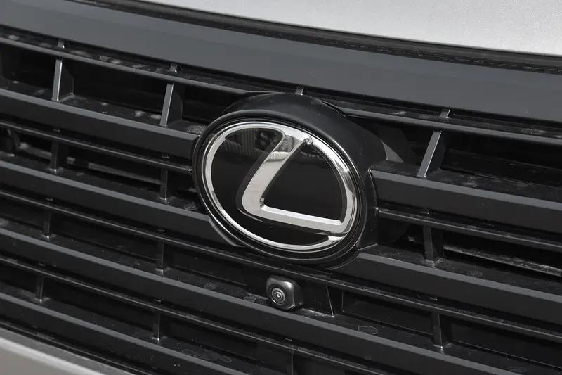 【网传雷克萨斯在华独资建厂并投产2款车型 官方回应：不予置评】针对雷克萨斯在中国