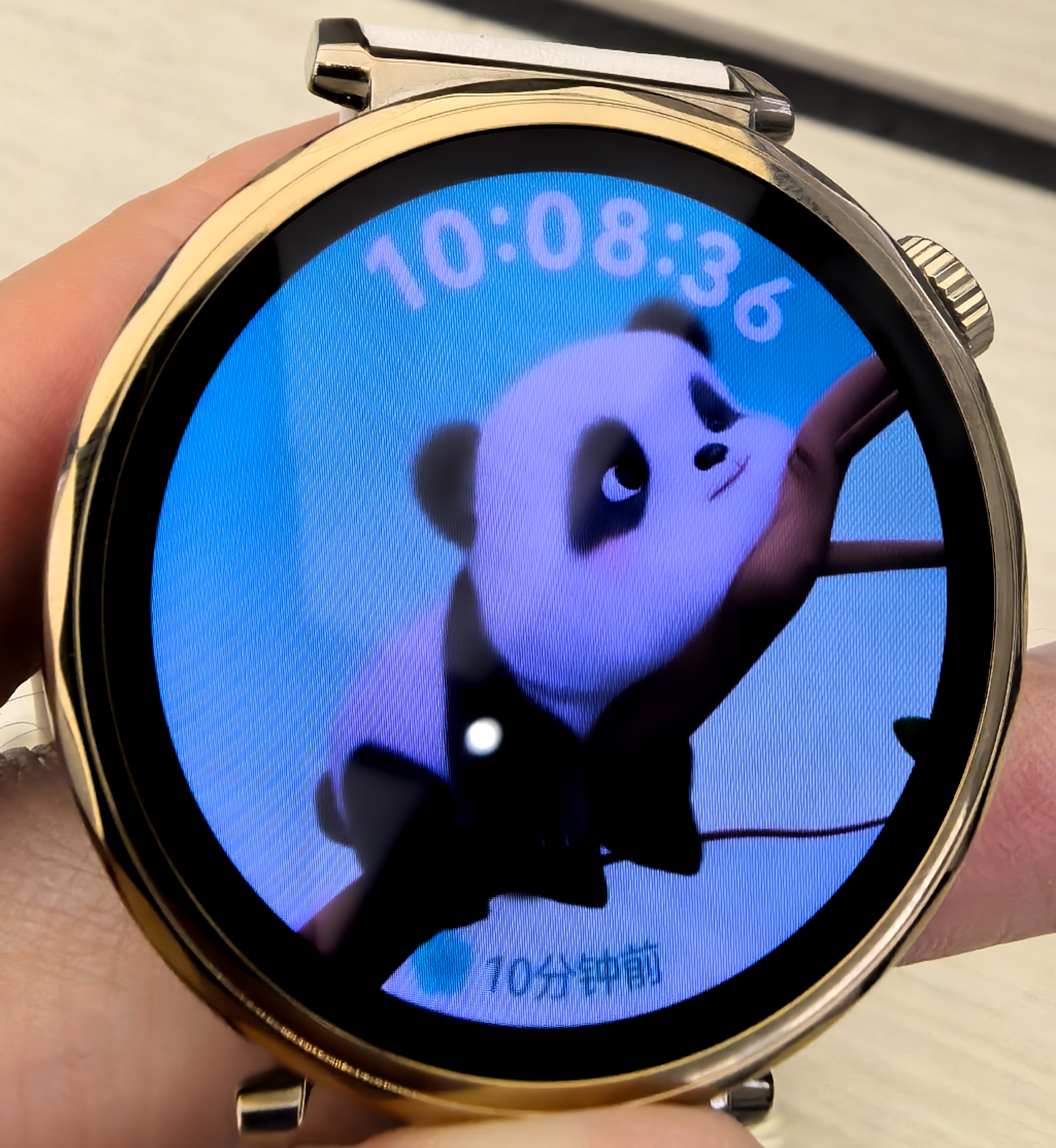 入手华为Watch GT 5用到现在⌚戴着轻盈舒服，续航是真的踏实，不用频繁充电