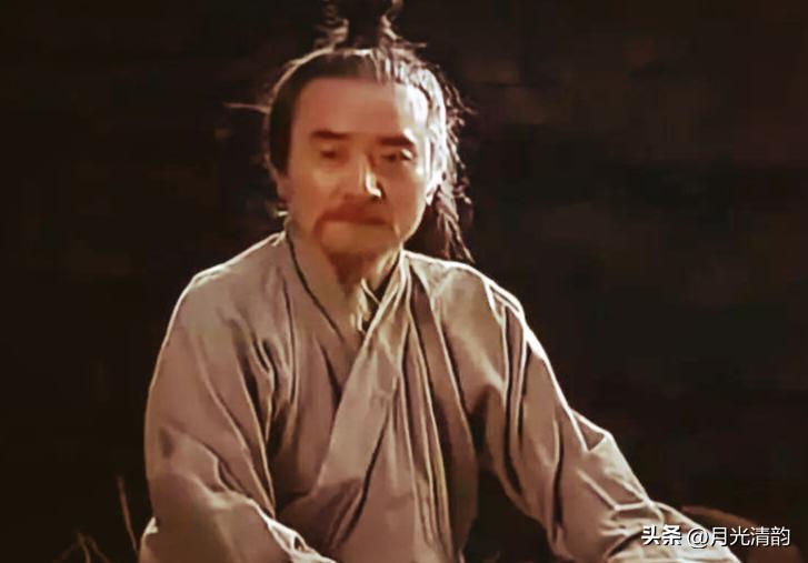 公元231年，第四次北伐。诸葛亮把李严从永安调到前线，负责督运军粮。李严谎报军粮