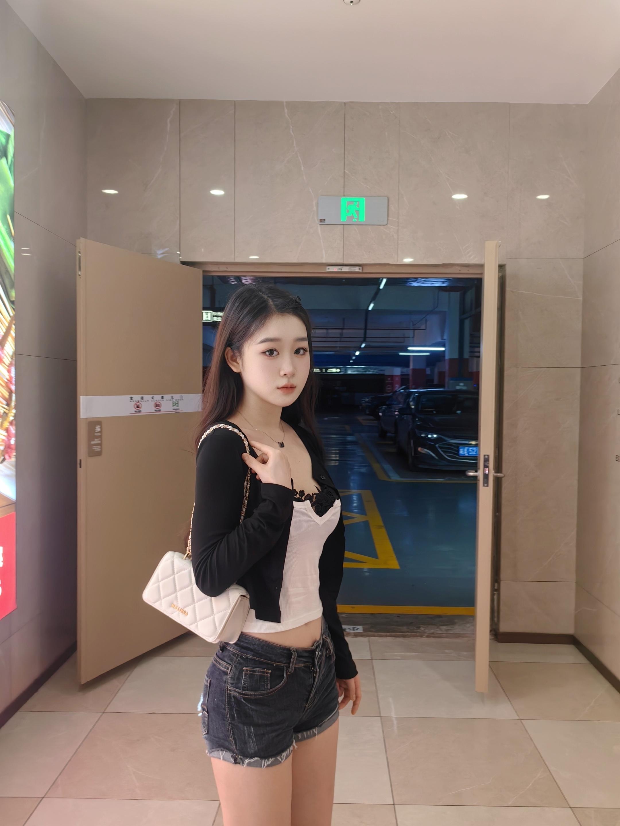 没关系 像我这样的女人 就是会有人前仆后继的来爱我