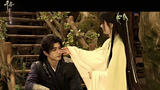 鞠婧祎宋威龙《千香引》终于定档了！剧名原来叫《千香引》，去年改成《千香》，但这波