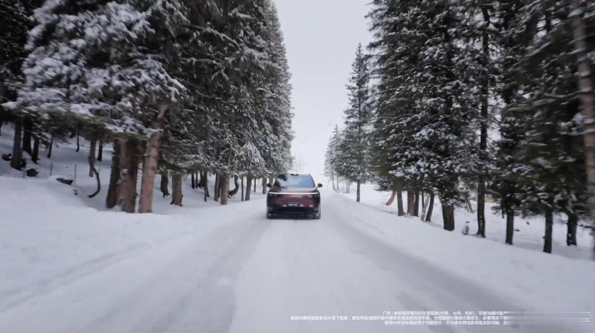 鸿蒙智行2025中国新势力年度销冠鸿蒙智行1分钟卖出1台车 年度销冠实锤！交付近