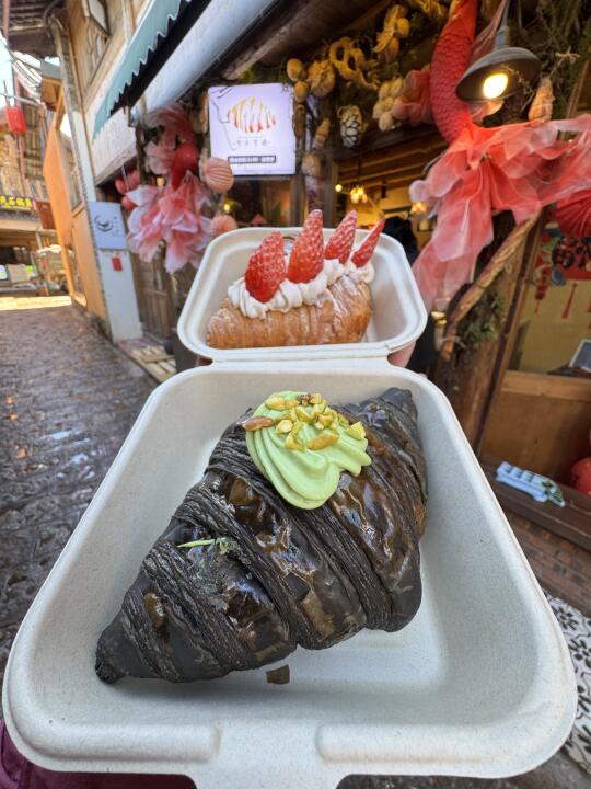 酥到掉渣的可颂天花板！🥐💥