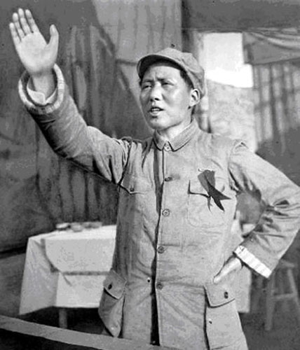 #历史上的今日# 1938年１ １ 月 １ ３ 日 　 出 席 抗 大 女 生 