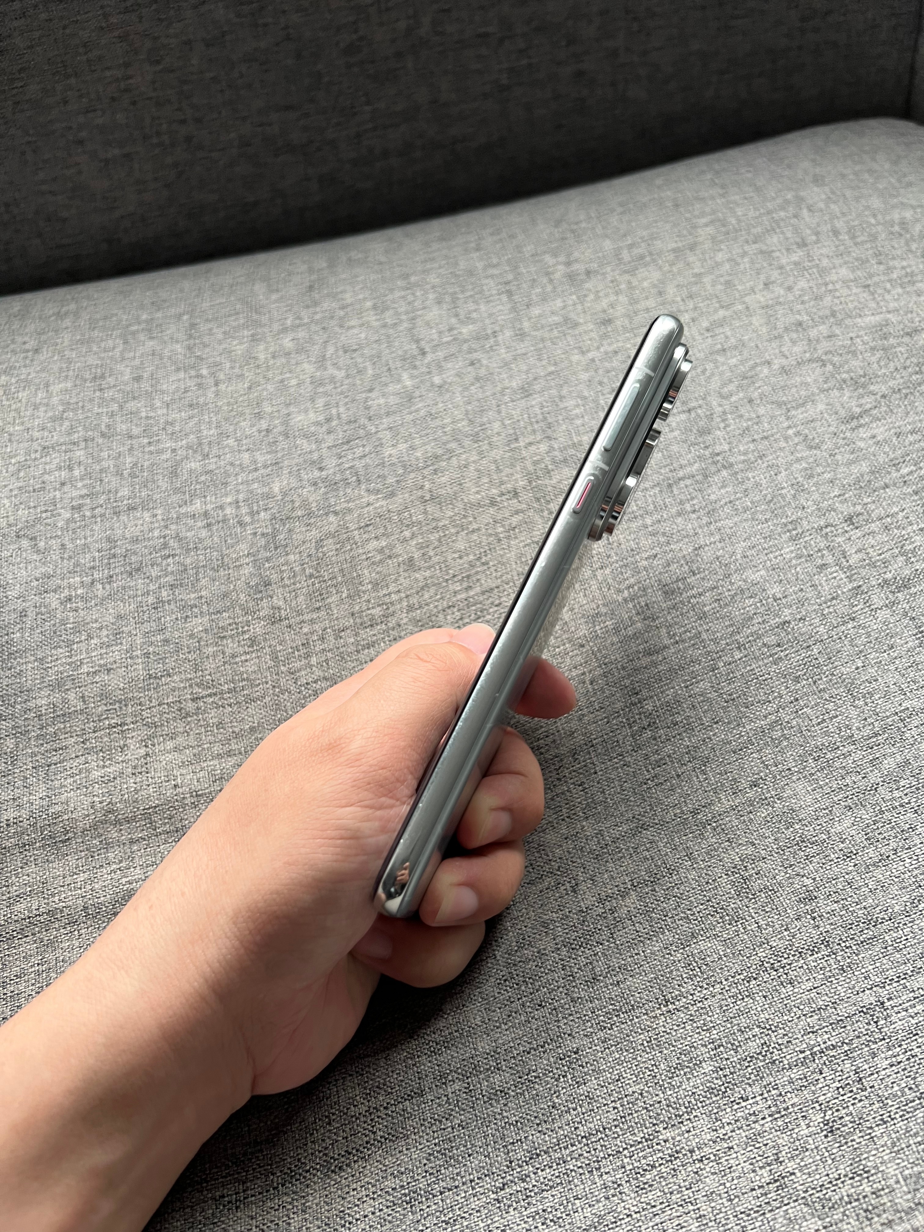 华为Pura 70 Pro+ 16+512G 光织银，屏幕靓，外壳划痕掉漆，🔋