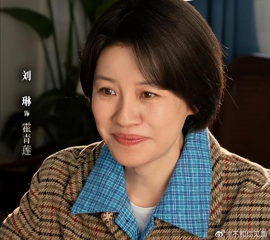 《生逢其时》开播：关晓彤素颜演白化病女孩，刘琳郭涛一个眼神就封神 ​​​
