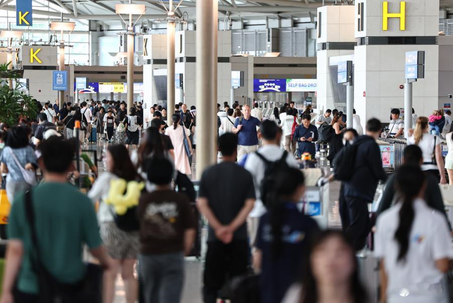 旅行eSIM激增32%，冲击电信漫游利润
eSIM技术在海外旅行者中快速普及，预