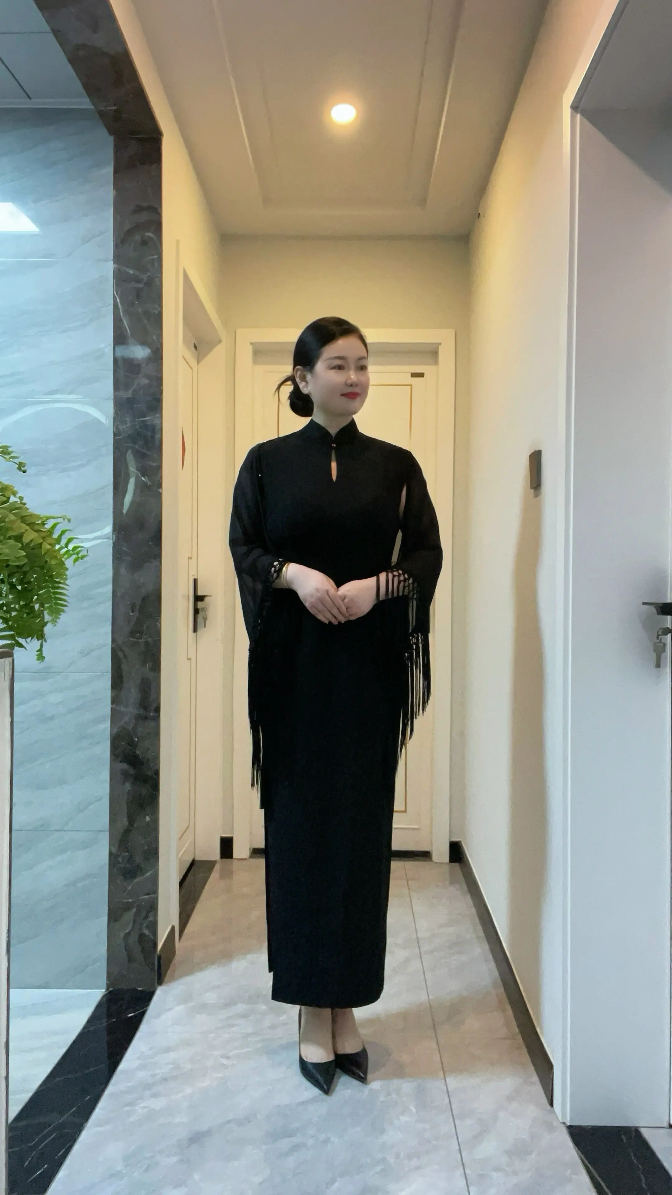 竹本无心，却节外生枝；藕虽有孔，出淤泥而不染；人生如梦，梦却不随人愿……