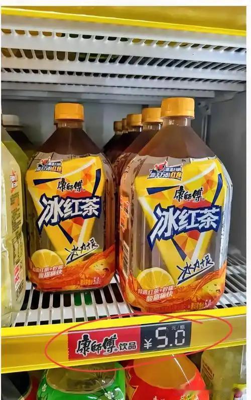 冰红茶原本是民工最喜欢的饮料首选，尤其大包装的，结果康师傅自己又“砍”了一刀。健