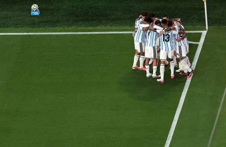 阿根廷门将连续扑球  在2026年7月12日进行的世界杯1/4决赛阿根廷vs瑞士