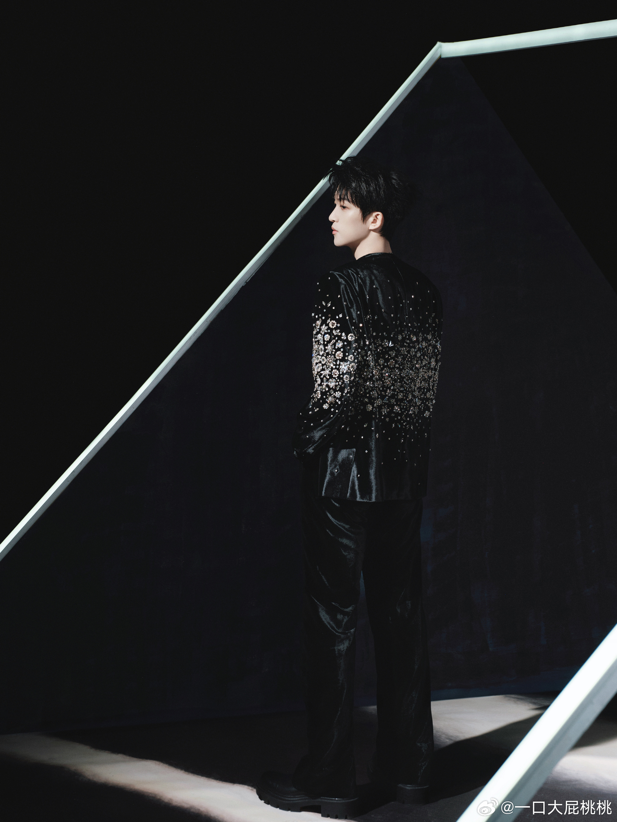 黄子弘凡居然解锁了 Zuhair Murad 特别定制，时尚资源好的有点不可理解