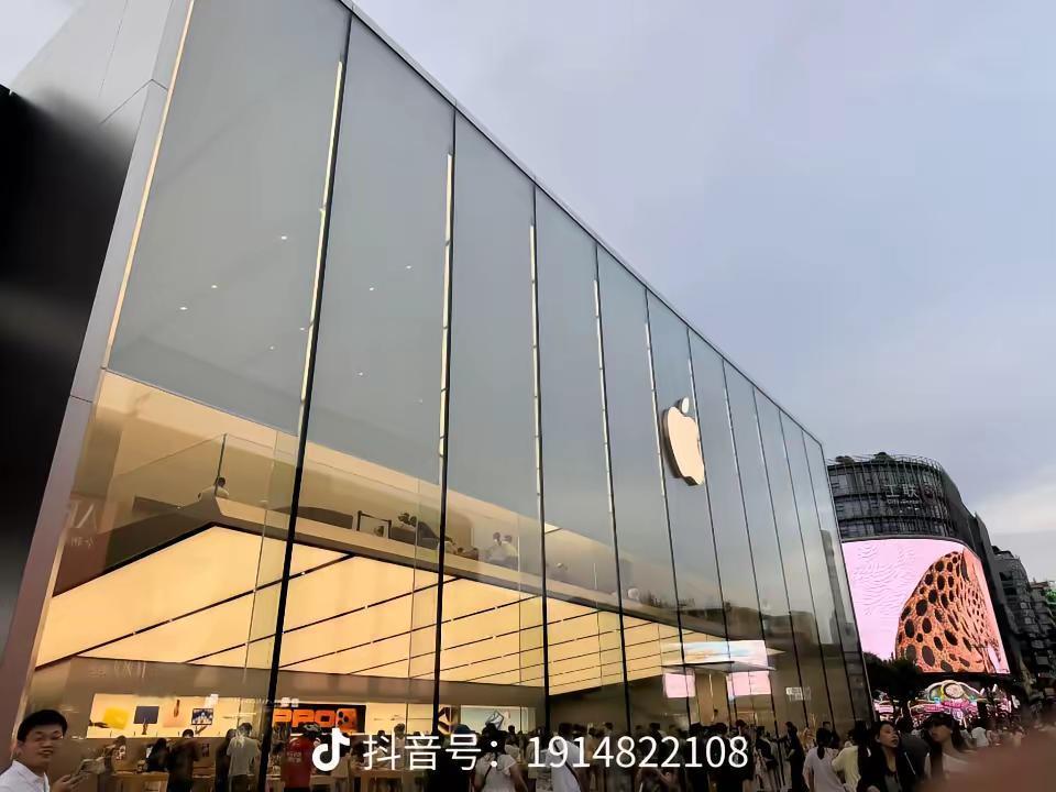 不想上班 可是Iphone18pm 樱桃红真的好好看