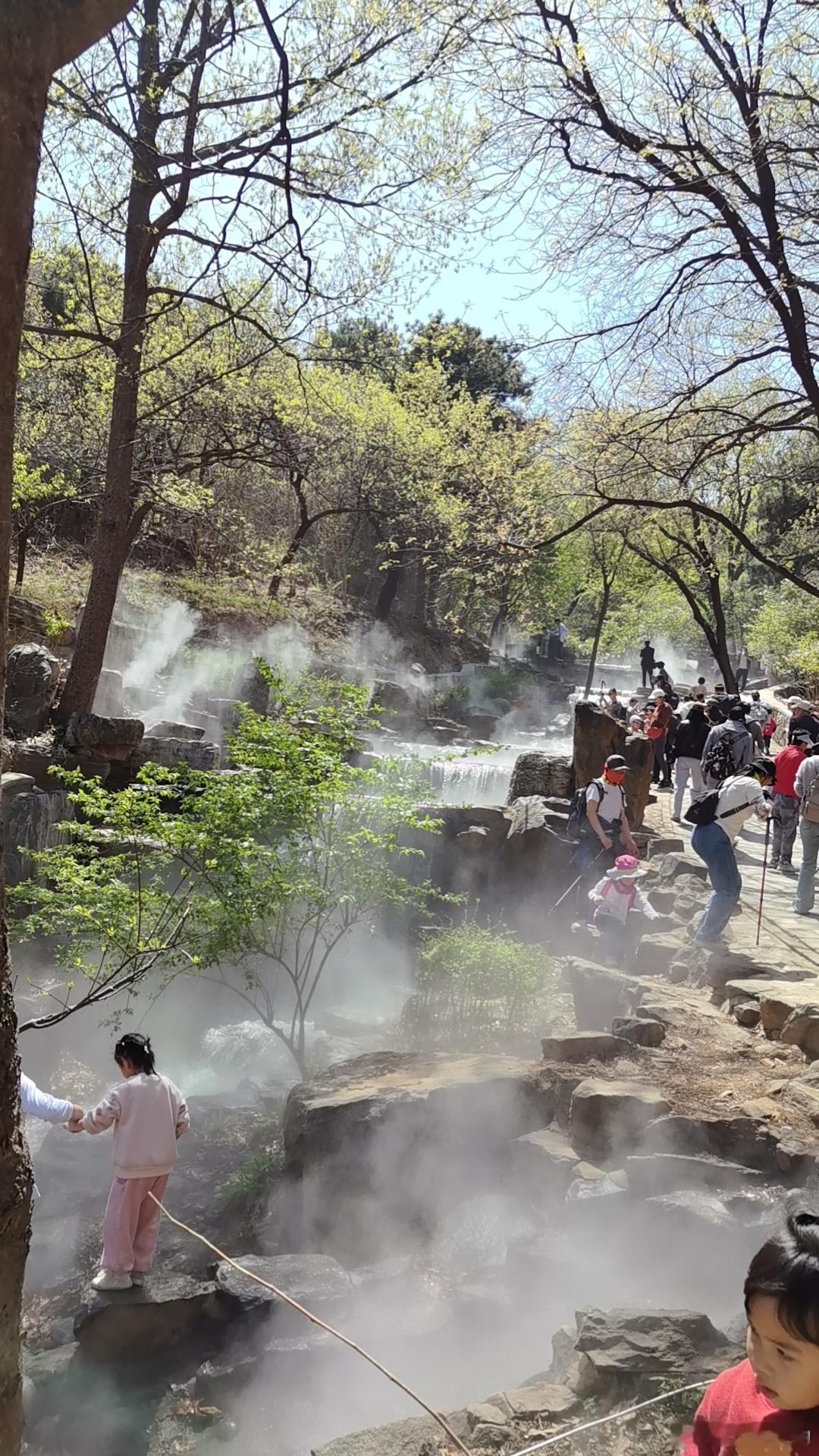 “路的尽头本来就不重要，  重要的是沿途中的风景”。 