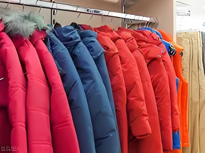 洗2次即淘汰！哈尔滨机场羽绒服租赁的“暖冬诚意”
 
随着2025-2026冰雪