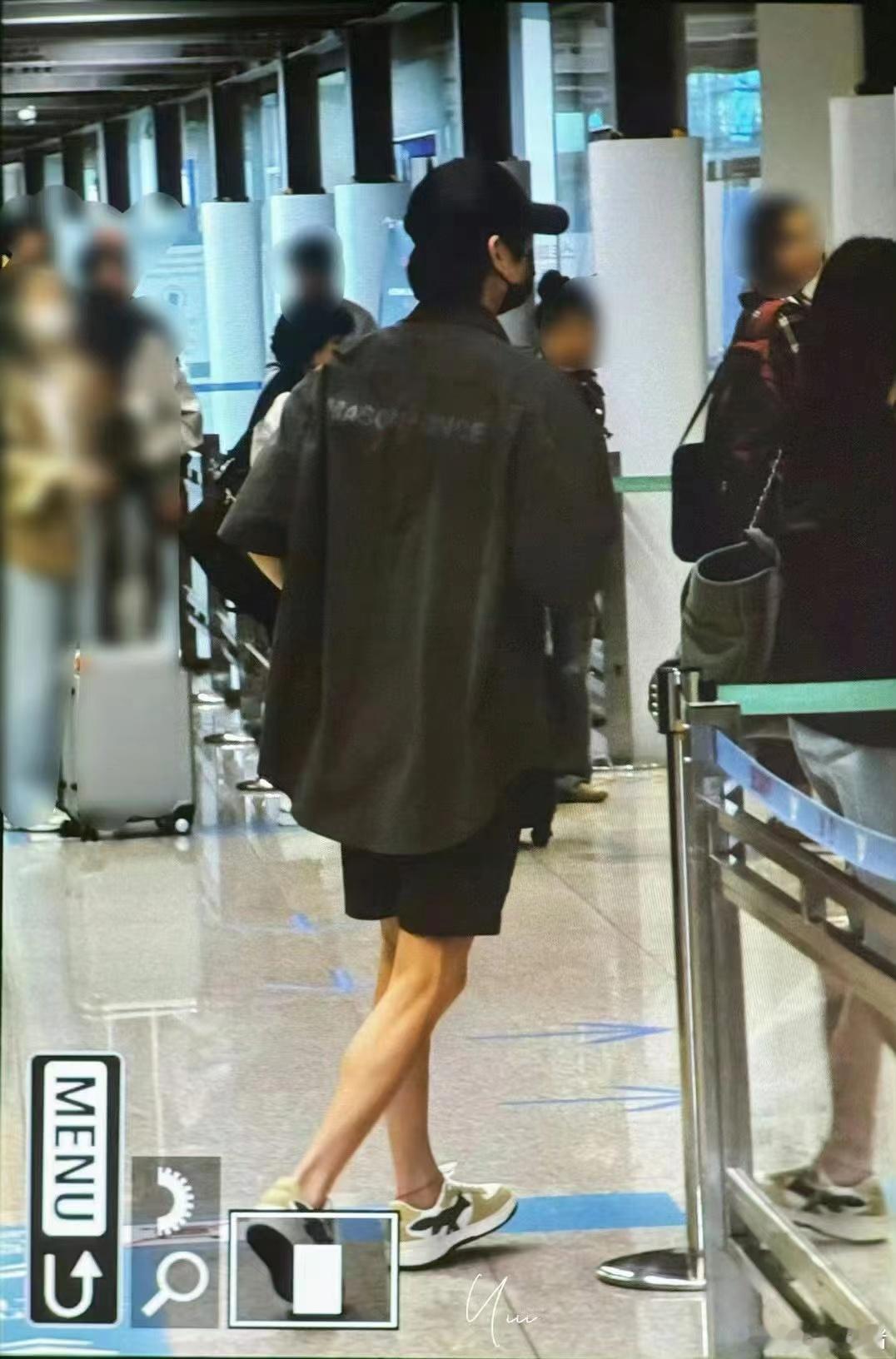 #魏大勋韩国出发录制奔跑吧##魏大勋allblack休闲风穿搭#魏大勋韩国出发录